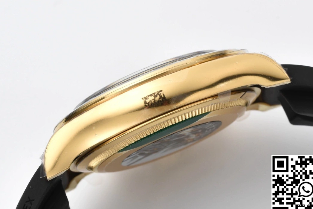 Clean Diamond Cosmograph Bezel Daytona Black Versatile Hourmarker M126518 Factory 1134 Rolex 0810